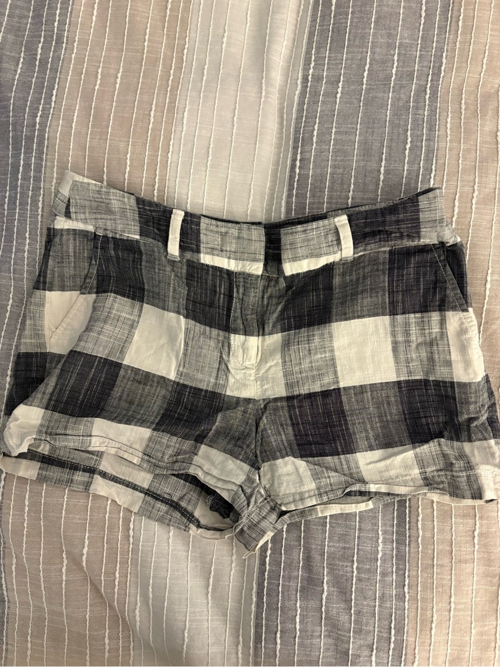 Loft Outlet Black And White Plaid Shorts Sz 6